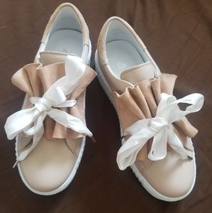 New 37 fine leather SVNTY Portugal design sneakers